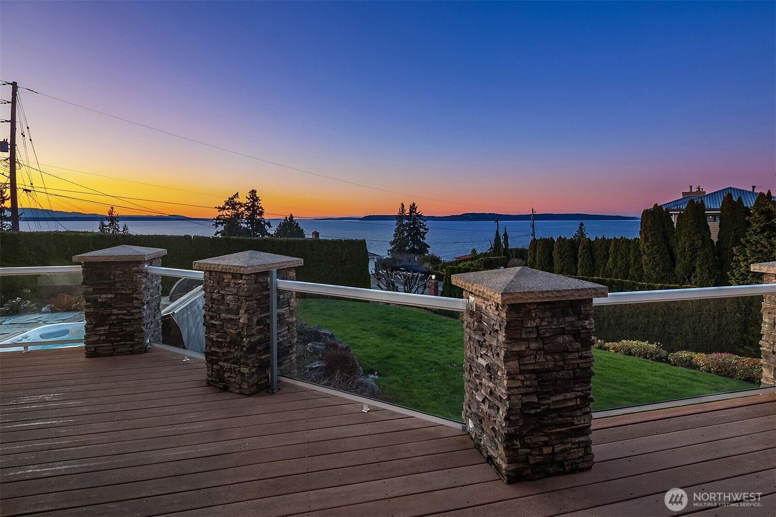 Property Photo:  17003  Talbot Road  WA 98026 