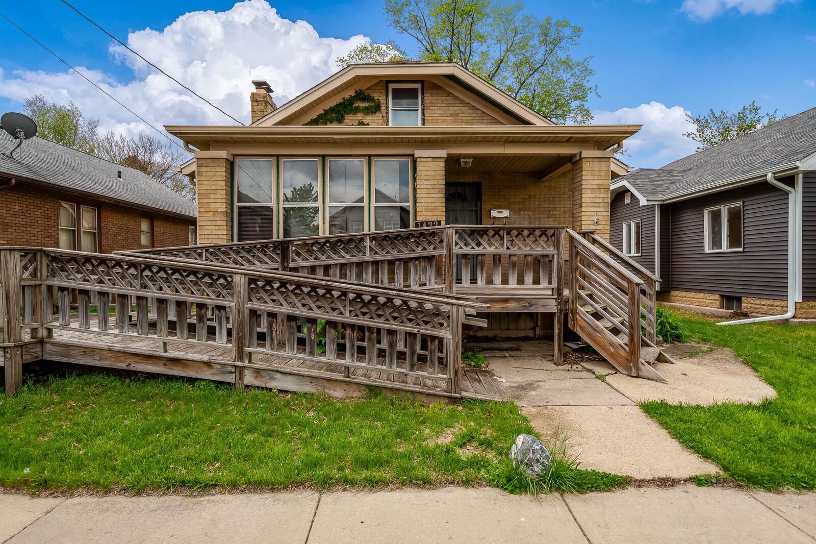 Property Photo:  1422 North Avenue  IL 61103 