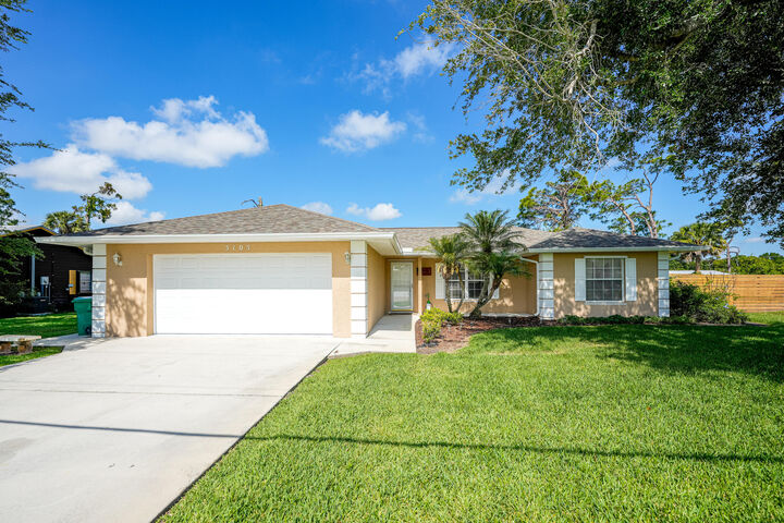 Property Photo:  5105 Paleo Pines Circle  FL 34951 