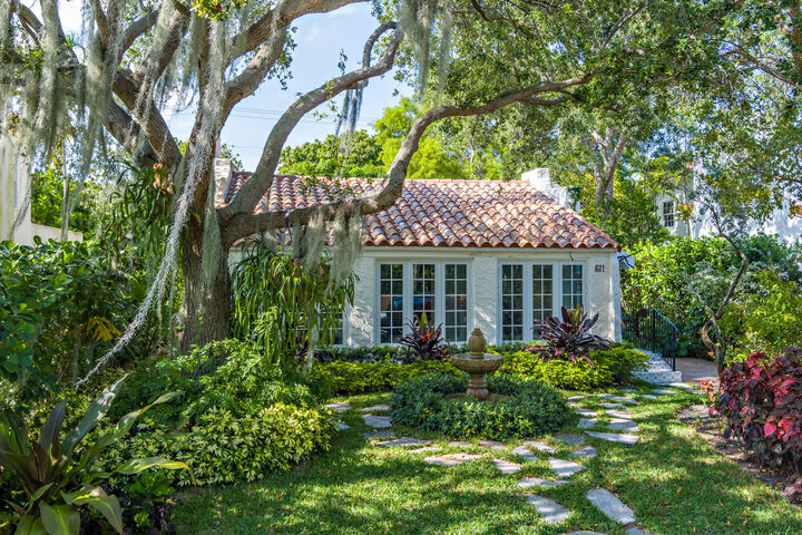 Property Photo:  611 Flamingo Drive  FL 33401 