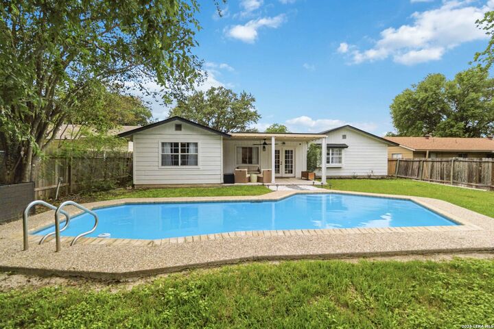 Property Photo:  1734 Timber Oak St  TX 78232 