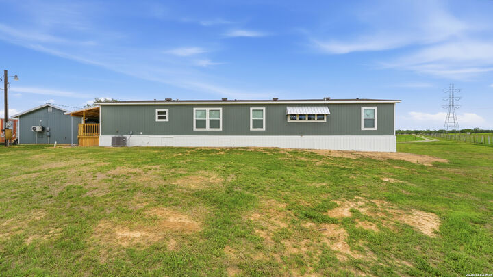 Property Photo:  1576 Settlers Way  TX 78155 