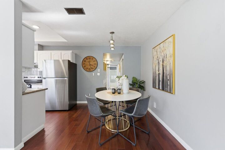Property Photo:  950 Cherry Street  CA 94070 