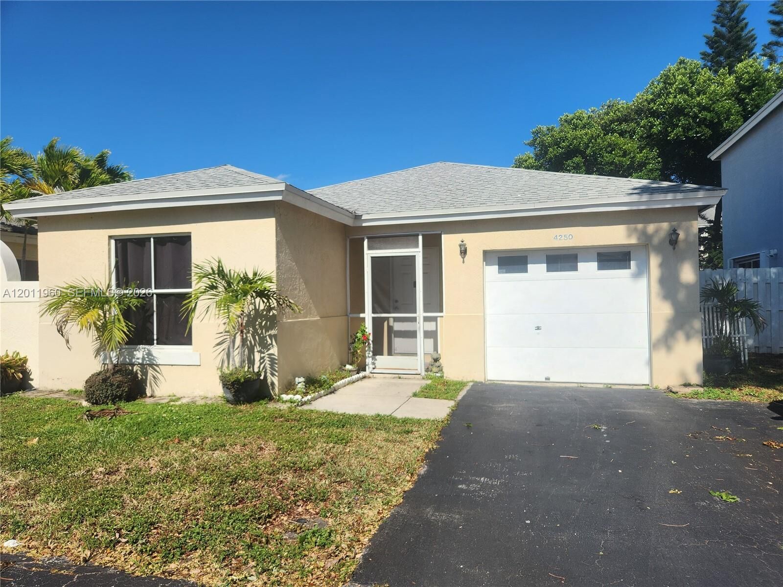 Property Photo:  4250 SW 72nd Ter  FL 33314 