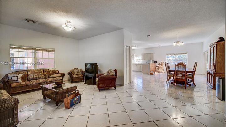 Property Photo:  20400 SW 328th St  FL 33030 