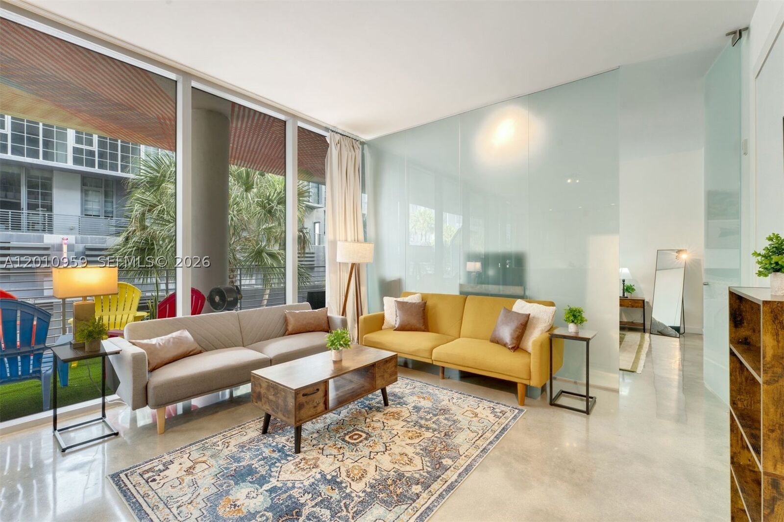 Property Photo: 250 NW 24th St 2B FL 33127