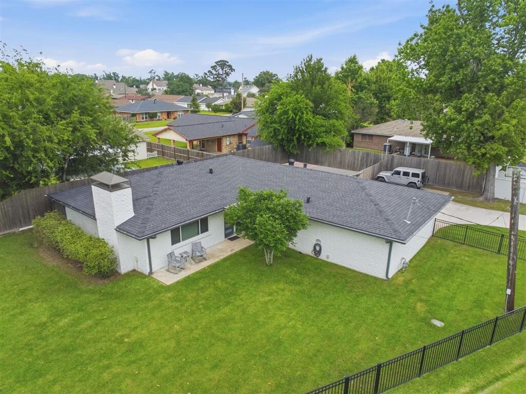 Property Photo: 1602 Sarah Drive LA 70605
