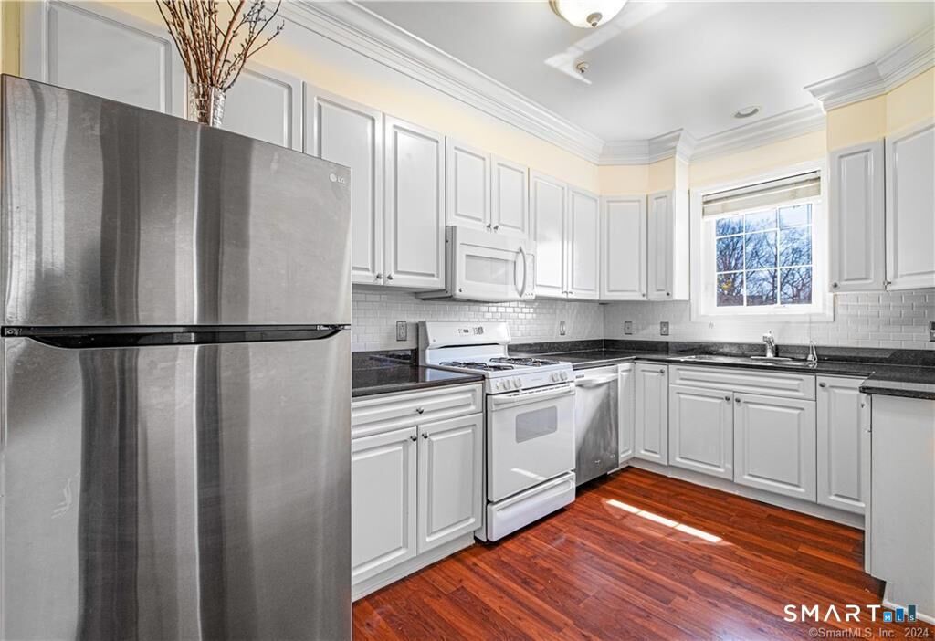 Property Photo:  105 Richards Avenue 1305  CT 06854 