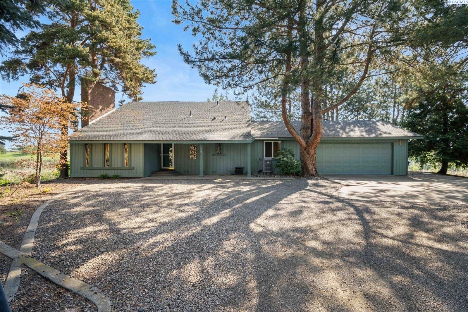 Property Photo:  317 Lakeview Ct  WA 99352 