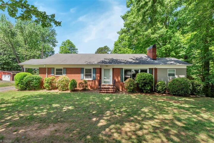 Property Photo:  213 Old Westfield Road  NC 27041 