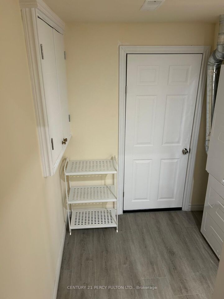 Property Photo:  66 Cluett Drive Bsmt  ON L1S 7G3 