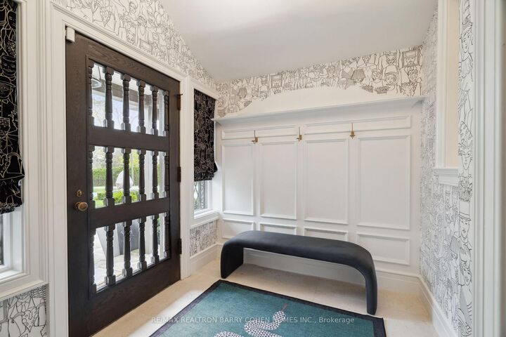 Property Photo: 15 Park Lane Circle ON M3B 1Z8