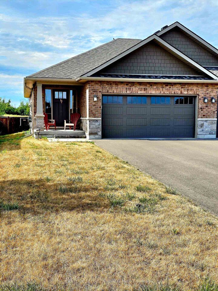 Property Photo: 100 Spruce Gardens Court ON K8N 0B5