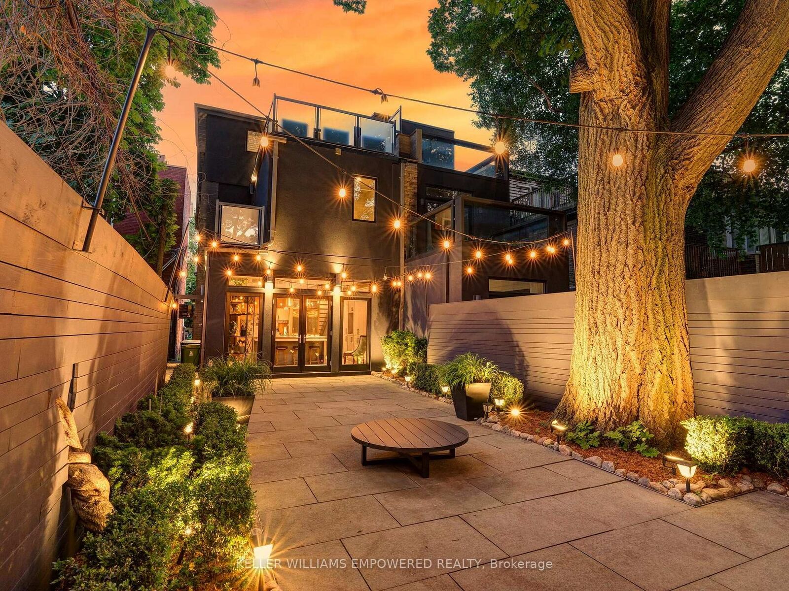 Property Photo:  10 Webster Avenue  ON M5R 1N7 
