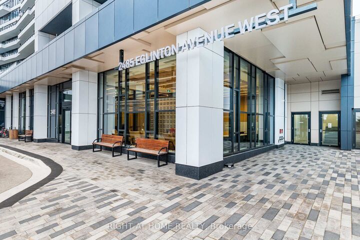 Property Photo:  2485 Eglinton Avenue W 418  ON L5W 2T1 