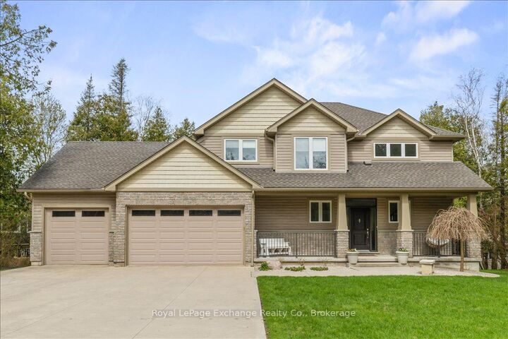Property Photo: 14 Kuehner Street ON N2Z 2X6
