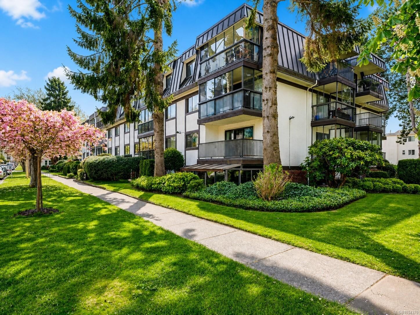 Property Photo: 1101 Hilda St #302 BC V8V 4T2
