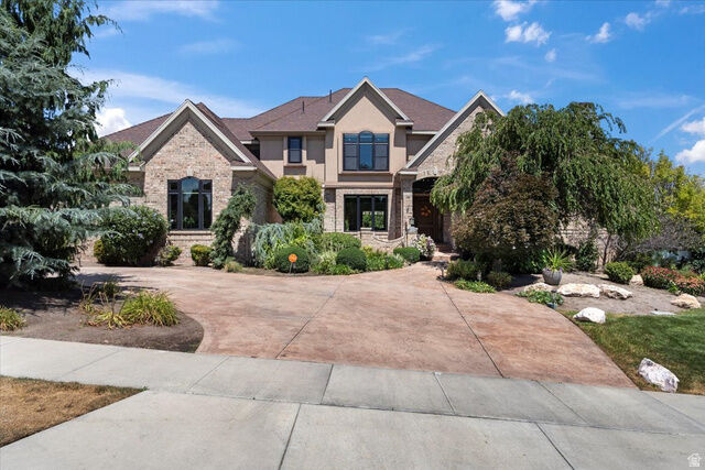 1064 W Park Palisade Dr