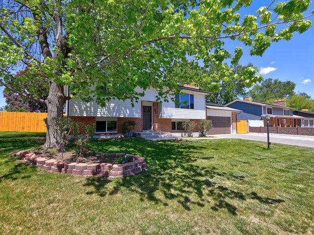 Property Photo:  807 E Dusty Rock Cir  UT 84094 