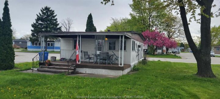 Property Photo: 29 Robin Crescent ON N8N 2R8