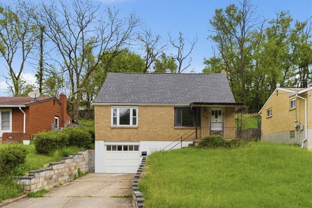Property Photo:  148 Dorothy Dr  PA 15235 