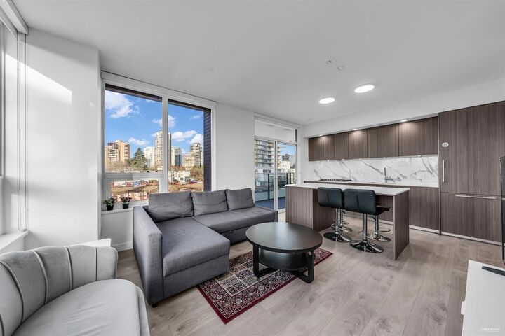 Property Photo: 6463 Silver Avenue 307 BC V5H 0K4