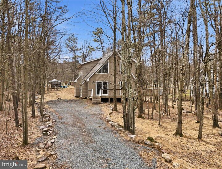Property Photo:  48 Hunt Trail  PA 18210 