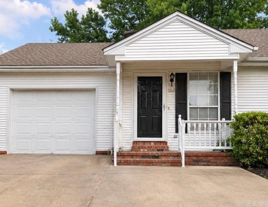 Property Photo:  2910 E Moore Avenue  AR 72143 