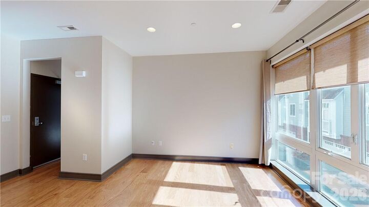 Property Photo:  2200 Lyndhurst Avenue 105  NC 28203 