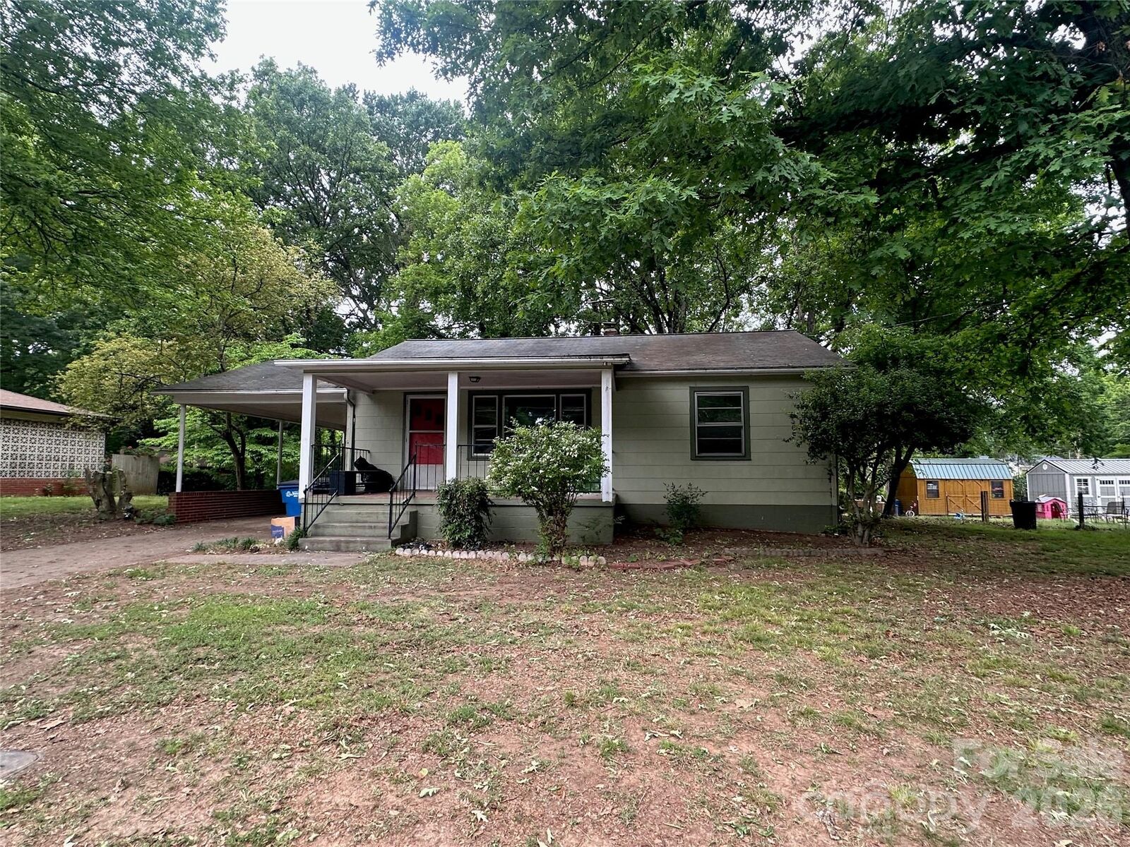Property Photo:  412 Eastside Drive  NC 28625 