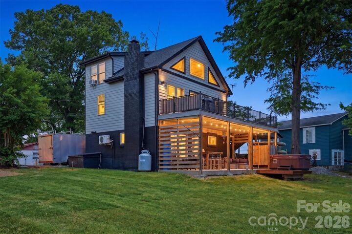 Property Photo: 4473 Ridge Street NC 28610