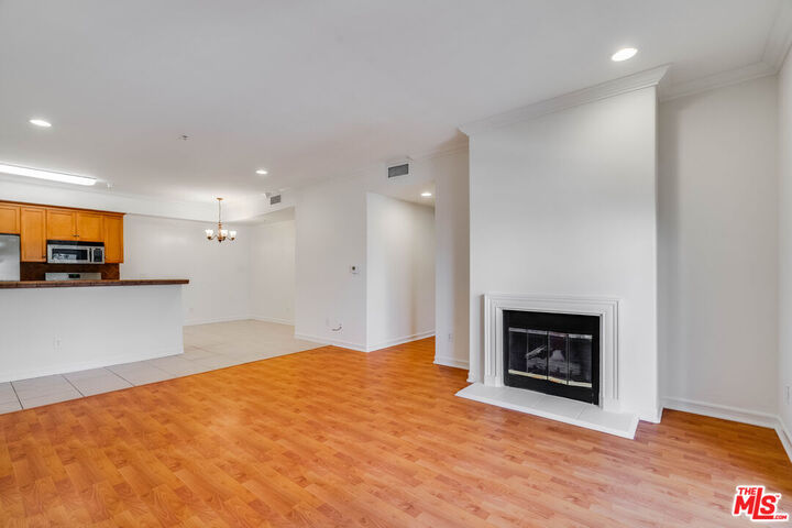 Property Photo:  2335 S Bentley Ave  CA 90064 