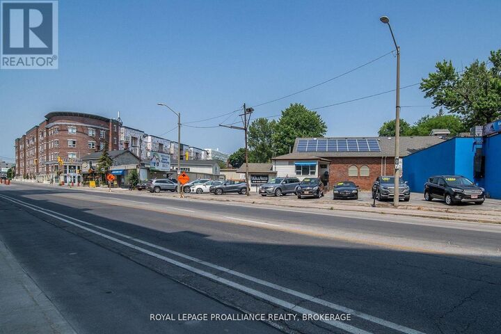 Property Photo:  647 Princess Street  ON K7L 1E4 
