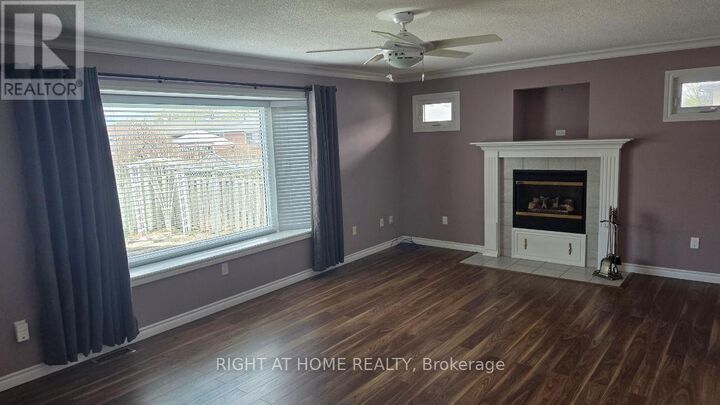 Property Photo: 7564 Redhaven Crescent ON L2G 7H7