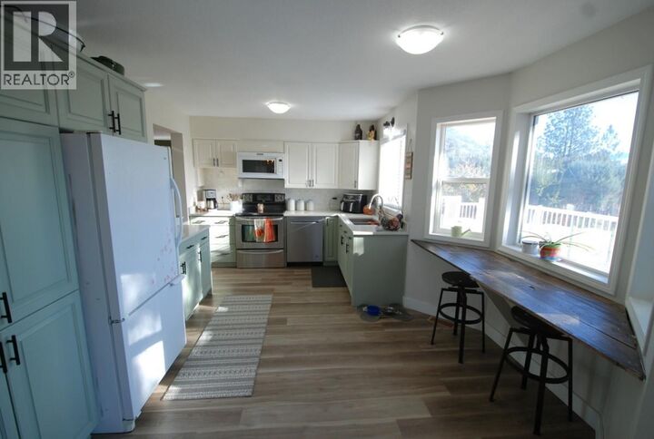 Property Photo:  1882 Pineridge Drive  BC V1K 1K4 