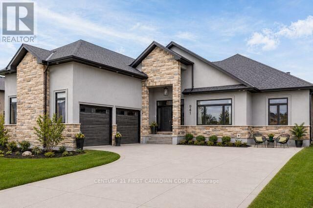 Property Photo:  941 Longworth Road  ON N6K 0C9 