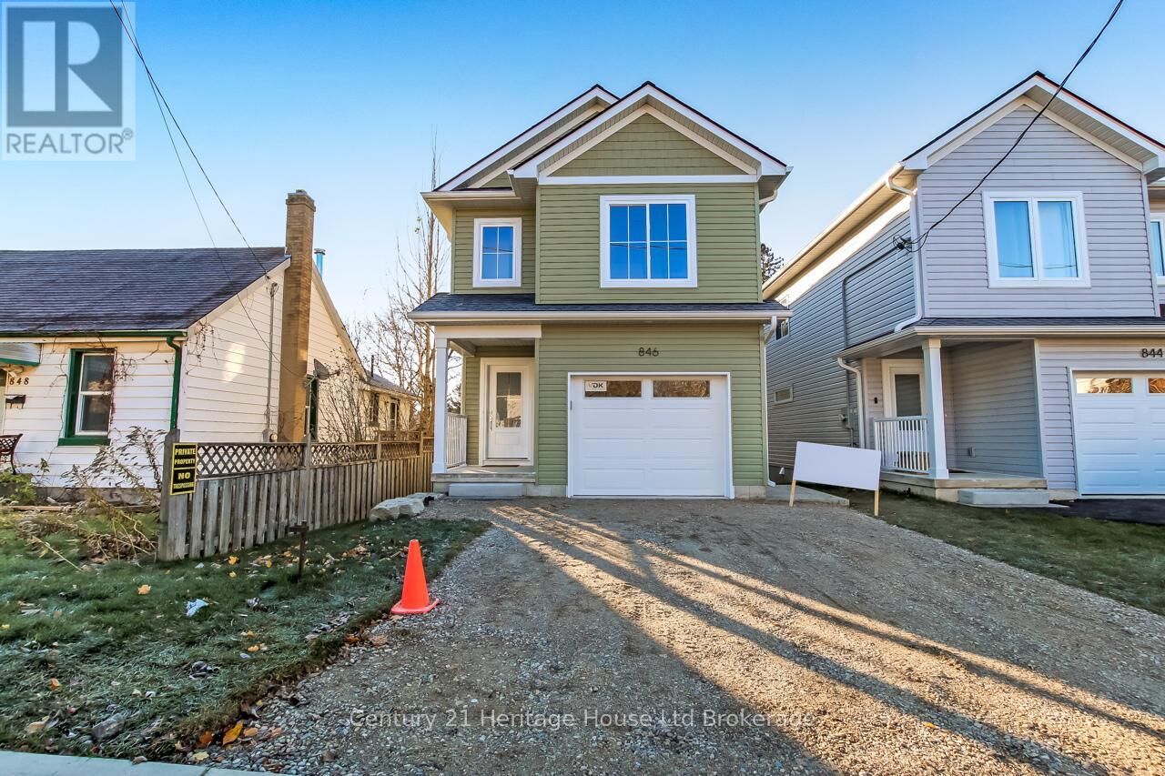 Property Photo:  846 Water Street  ON N4S 1S7 