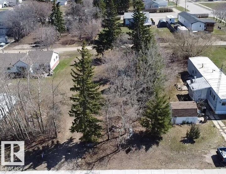 5007 51 Street — photo 1