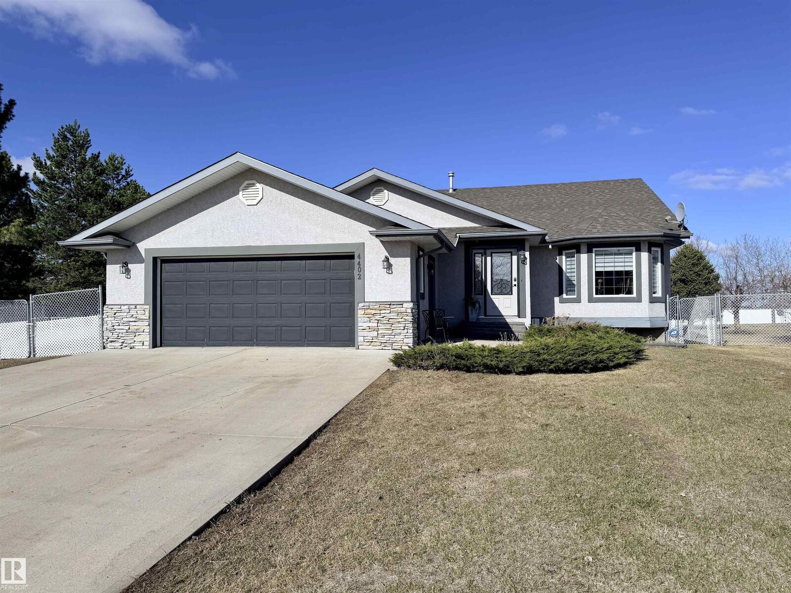 Property Photo:  4402 60 Street  AB T0A 3A1 