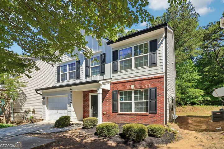 Property Photo: 9425 Lakeview Road GA 30291