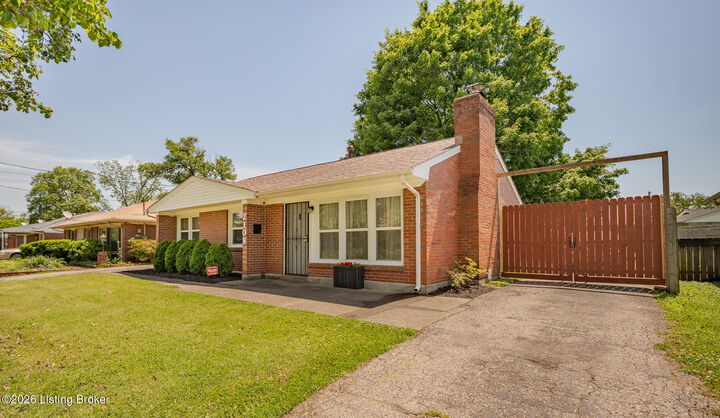 Property Photo:  2108 Goldsmith Ln  KY 40218 