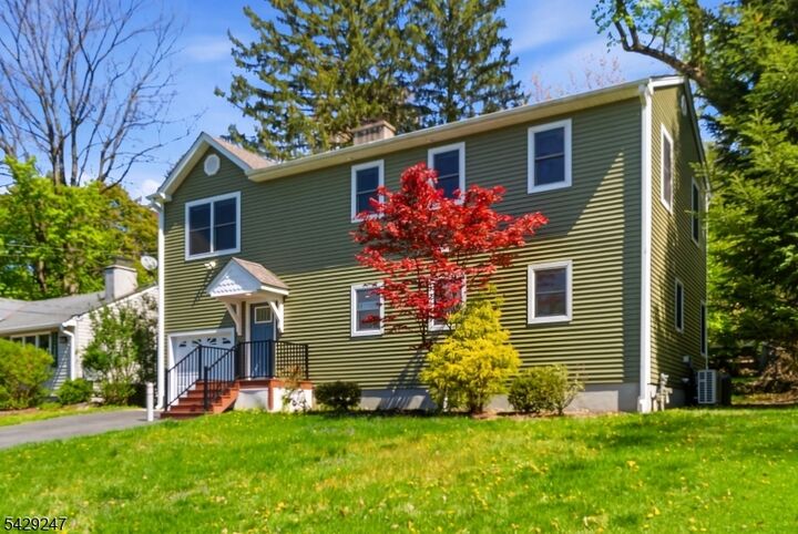 Property Photo:  31 Lakeview Rd  NJ 07871 
