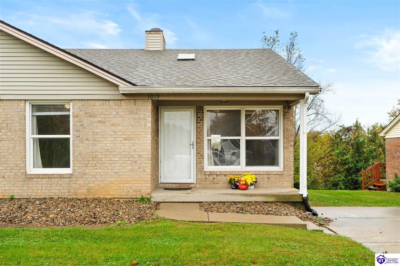 Property Photo:  1019 Colonial Drive  KY 42701 