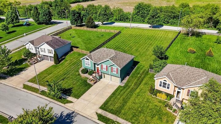 Property Photo:  11326 N Ewing Avenue  MO 64156 