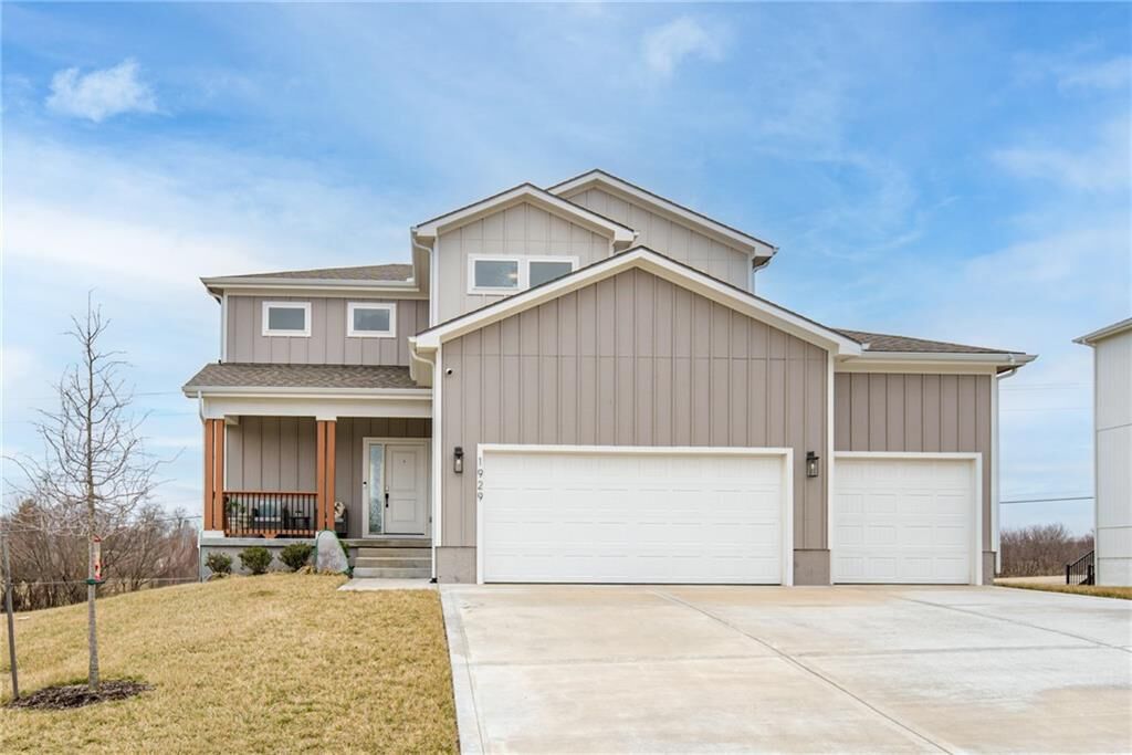 Property Photo:  1929 SW Merryman Drive  MO 64082 