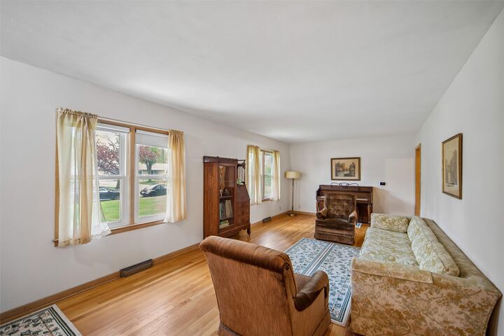 Property Photo: 1247 Wisconsin Avenue IA 50014