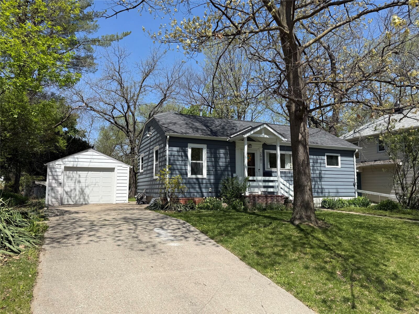 Property Photo: 2901 Arbor Street IA 50014