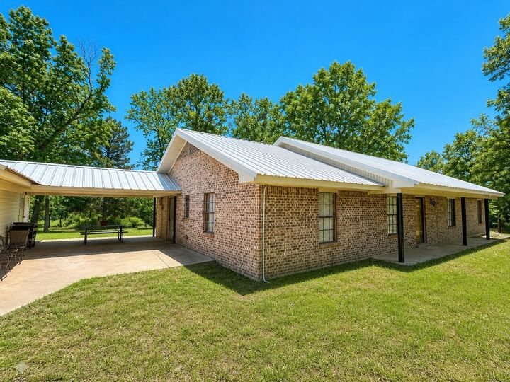 Property Photo:  1400 Foster Road   75657 