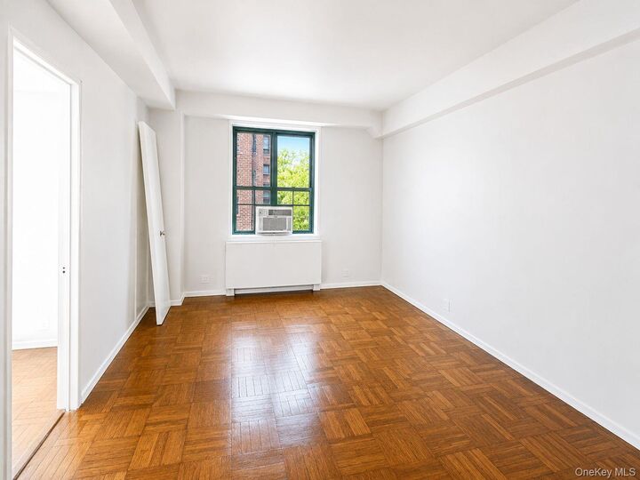 Property Photo: 1558 Unionport Road 2D NY 10462