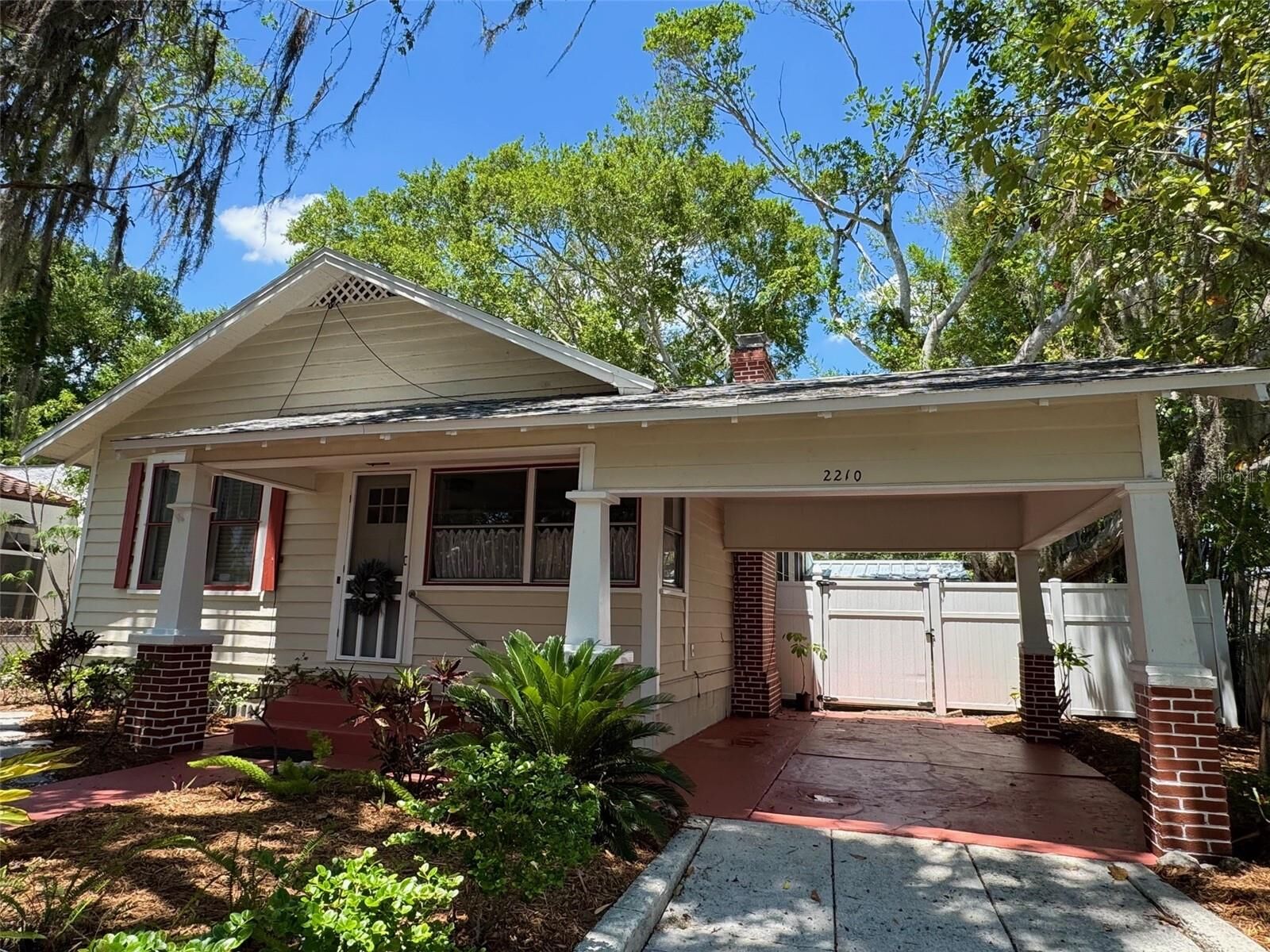Property Photo:  2210 14th Avenue W  FL 34205 